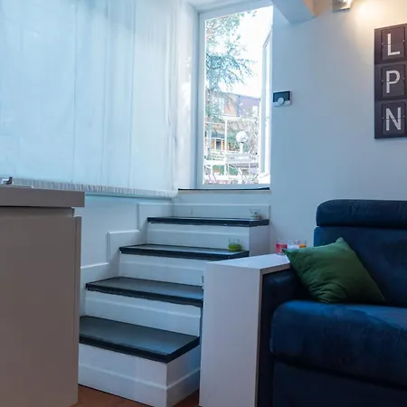 Er Nido-monolocale Con Terrazza A アパート *